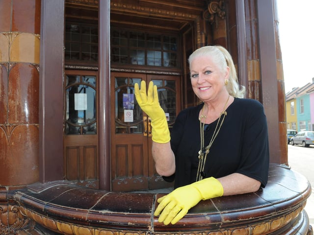 Kim Woodburn, tv personality, was born in Portsmouth. Pictured: TV personality Kim Woodburn at The Kings Theatre in Southsea. Picture: Ian Hargreaves (111419-5)