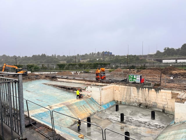 The Portsmouth City Council has issued an update on the Hilsea Lido which is undergoing a multi-million pound regeneration.