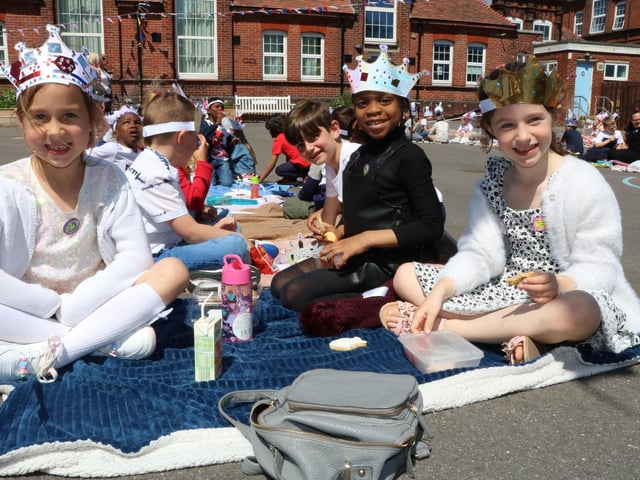 Newbridge Art gallery and Penhale Infant School playground picnic