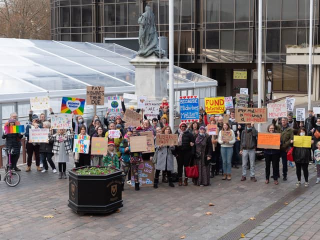 The midwives protest at Guildhall Square, Portsmouth. Picture: Keith Woodland (211121-33)