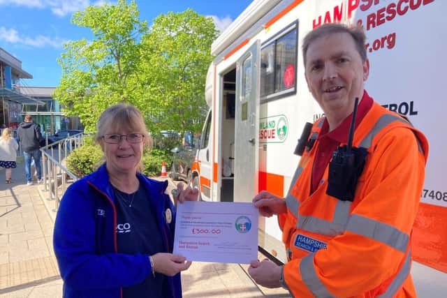 Shoppers' generosity helps Hampshire Search and Rescue