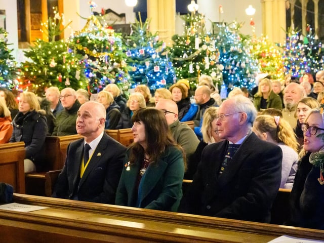 Pictured is: Deputy Mayor, Councillor Richard Earle, Deputy Mayoress, Debbie Sherman, Rob Hamilton and Caroline Dinenage MP.Picture: Keith Woodland (071221-52)