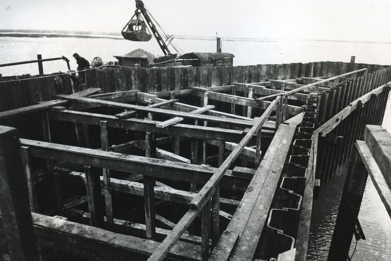 The construction of the sea defences on Eastern Road in 1938. The News PP4228
