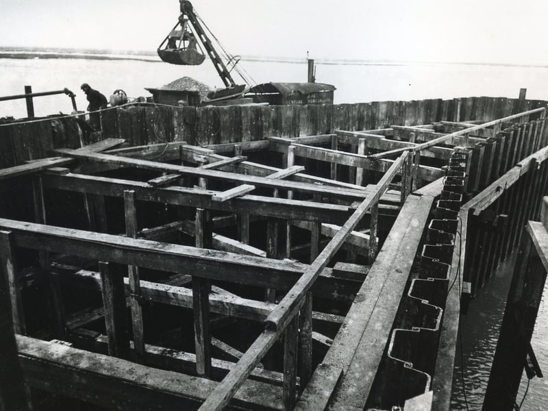 The construction of the sea defences on Eastern Road in 1938. The News PP4228