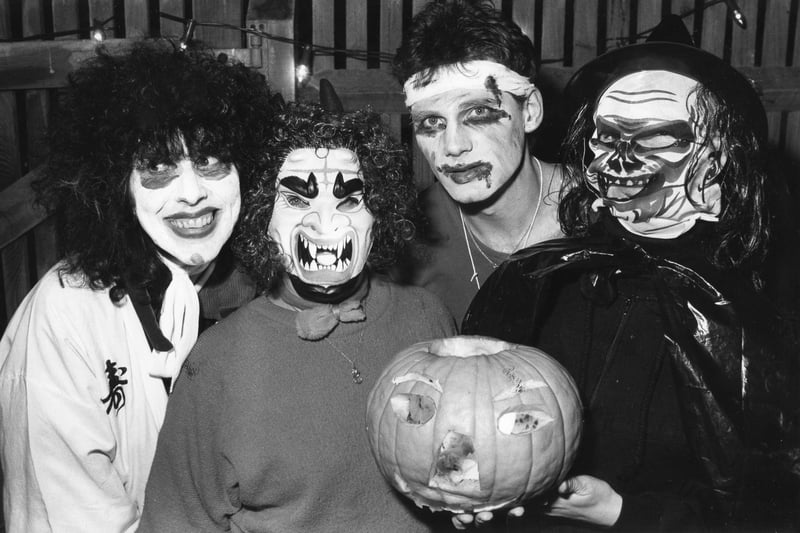 Enjoying Halloween in Havant on October 31 1989. The News PP3428
