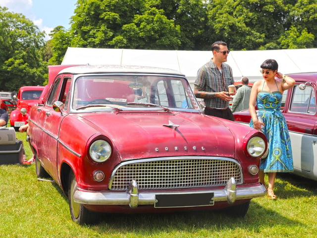 Visitors at the Custom and American Show