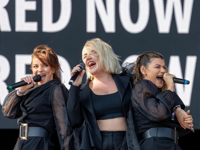 Self Esteem's Rebecca Taylor with her backing singers. Photos by Alex Shute