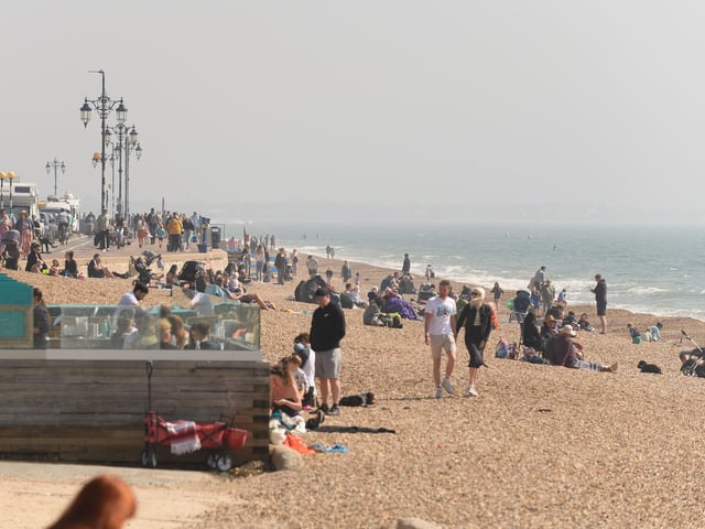 Southsea Beach looking towards Eastney (160421-57)