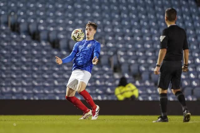 First-year scholar Ashton Sizer has spent the last three weeks on Pompey’s bench in the Championship
