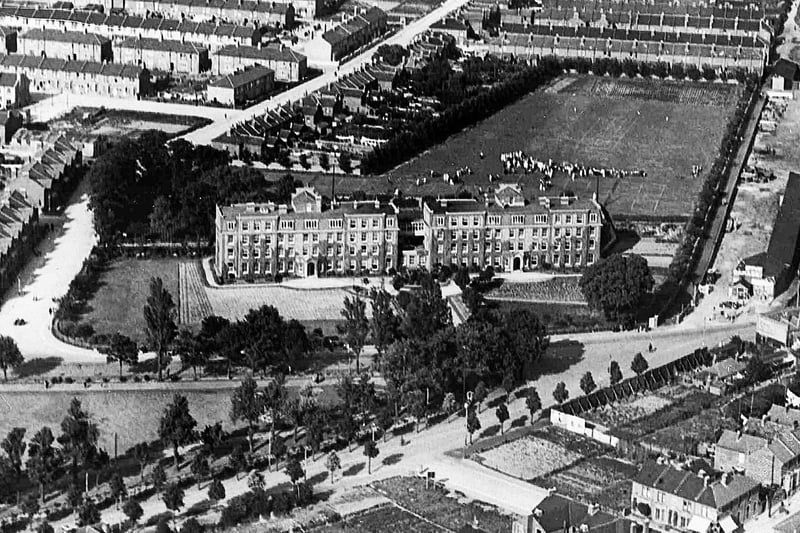 The now demolished Teacher Training College, Milton pre-1936.  Photo: Mick Cooper collection.