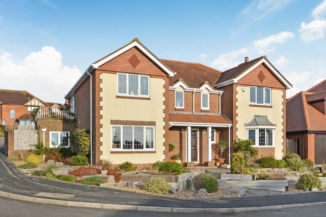 8 Spinnaker View, Bedhampton, Hampshire
Guide Price ~ £875,000