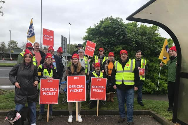 Members of the Public and Commercial Services Union are taking a stand across the country to achieve a pay increase that matches the rate of inflation. 
Pictured: Union members at the Portsmouth branch of HMRC, located at Lynx House.