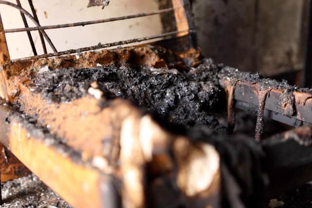 Within three minutes, the bedroom was completely destroyed. The video is part of a scheme designed to educate arsonists about the deadly consequences of setting fires.