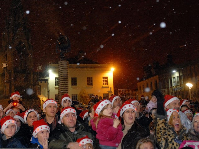2010 Mansfield Christmas Lights switch on
Snow fall gives proceedings an authentic feel.