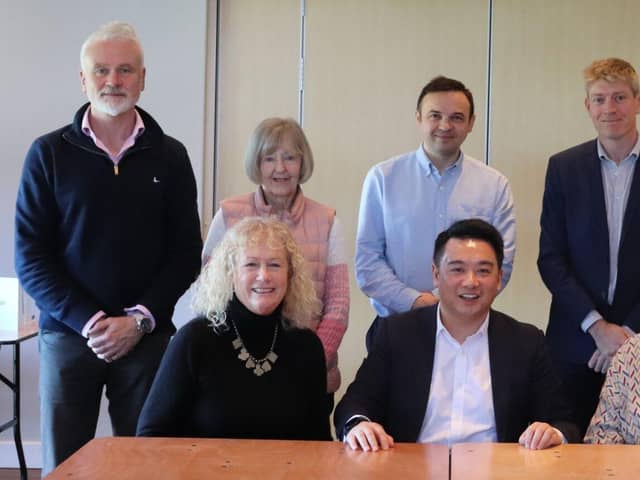Alan Mak MP chairs the meeting with local decision-makers in Havant.