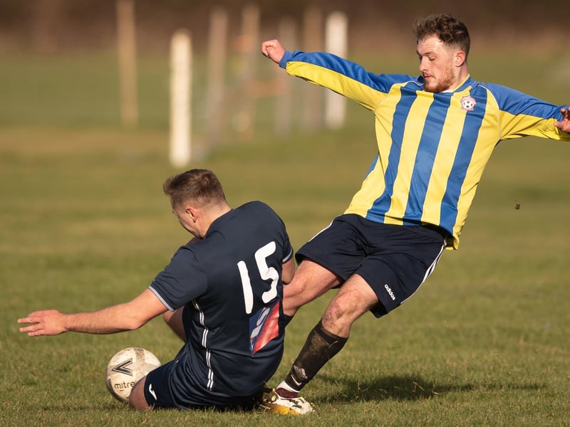 ACFC (yellow & blue) v Havant Town. Picture: Keith Woodland
