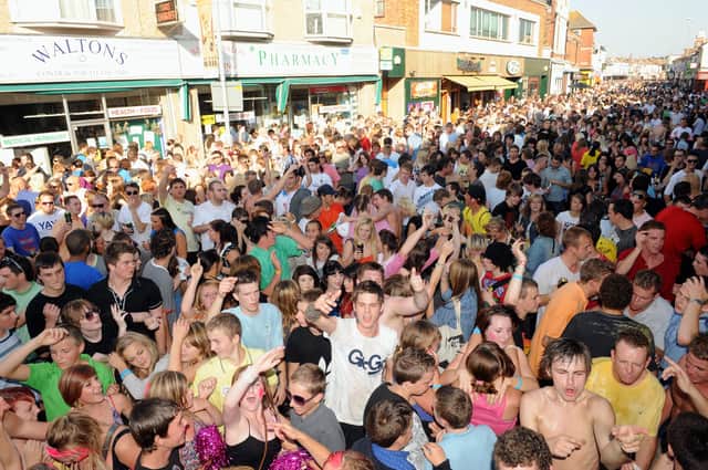 Love Albert Road Day in 2009 - DJ Matt Handy raves it up Picture: Paul Jacobs. (093449-44)