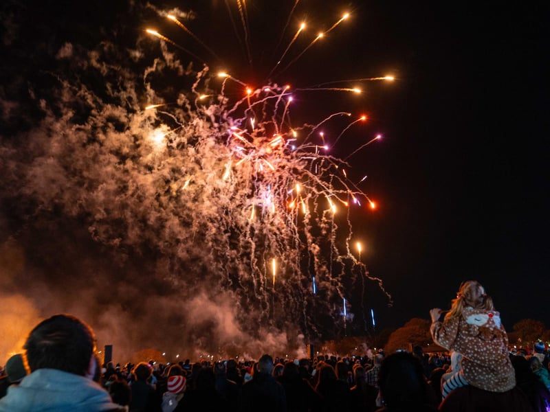 Fireworks & entertainment at
HMS Sultan