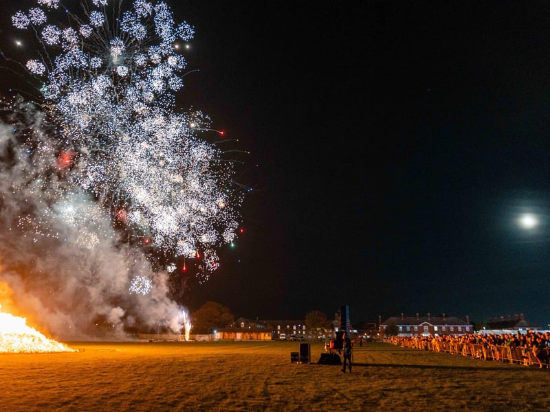 Fireworks & entertainment at
HMS Sultan