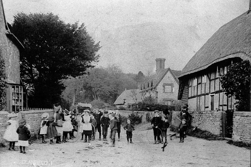 Children in North Lane, Clanfield