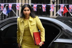 Home secretary Suella Braverman said that the Met Police is "playing favourites" after commissioner Sir Mark Rowley did now bow to government pressure to block a pro-Palestine march from taking place during Remembrance Weekend. (Credit: Getty Images)