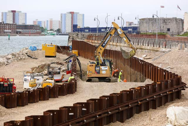 Towards the Square Tower. Construction work on sea defences at Long Curtain and Spur Redoubt, Portsmouth
Picture: Chris Moorhouse (jpns 110621-37)