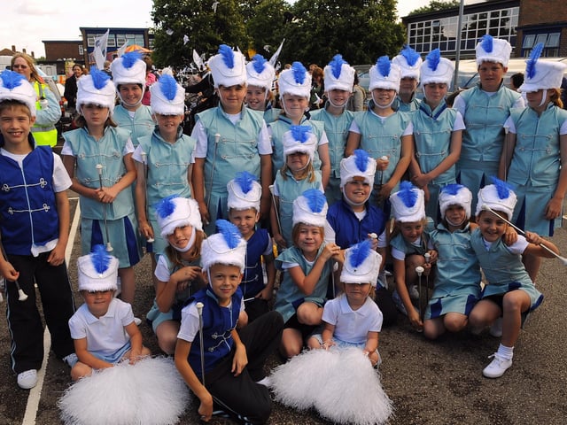 The Bridgemary Carnival which started at Bridgemary School in Wych Lane 19th July 2008. Holbrook Twirlers. Picture; Malcolm Wells 083068-5077