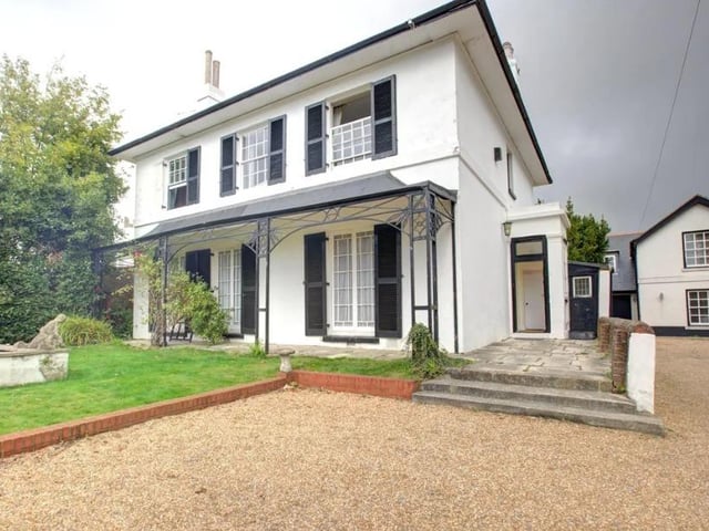 This home has seven bedrooms, four of which have en-suite bathrooms, and it is a lovely house in a brilliant location.