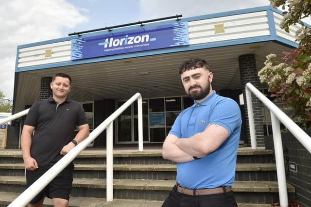 Mental Health Marathon - (right) Adrian Greet (26) a former drug user, turned his life around in 2021 when his daughter was born. He has now set up a charity with his friend Che Allison (26) also from Waterlooville, and together the pair are raising money through physical challenges.
Picture: Sarah Standing