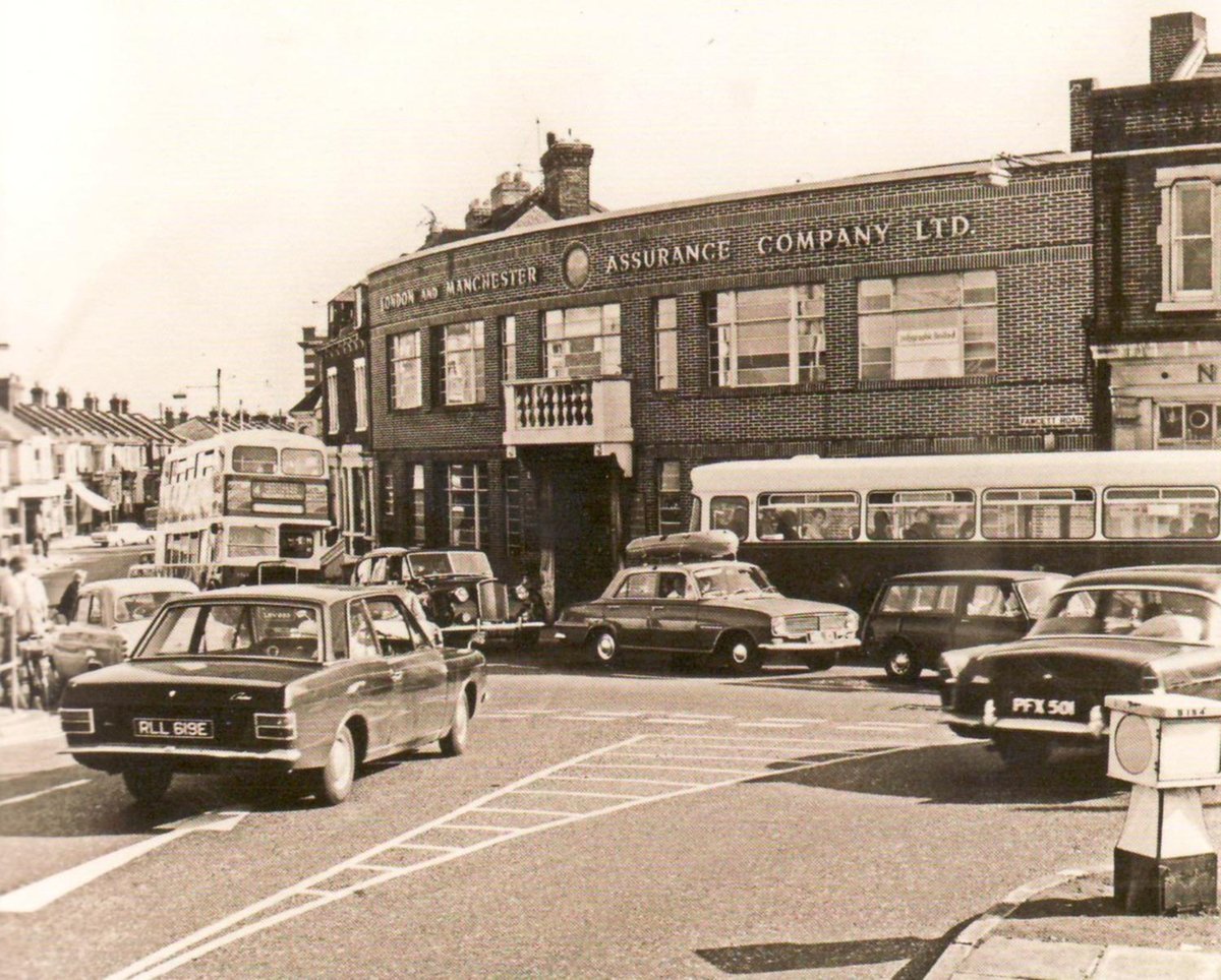 26 incredible retro photos showing Fratton Road in Portsmouth over the years