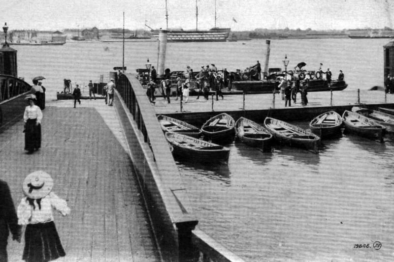 The Gosport Ferry landing stage alongside the harbour station. (The late Monty Theobold collection)