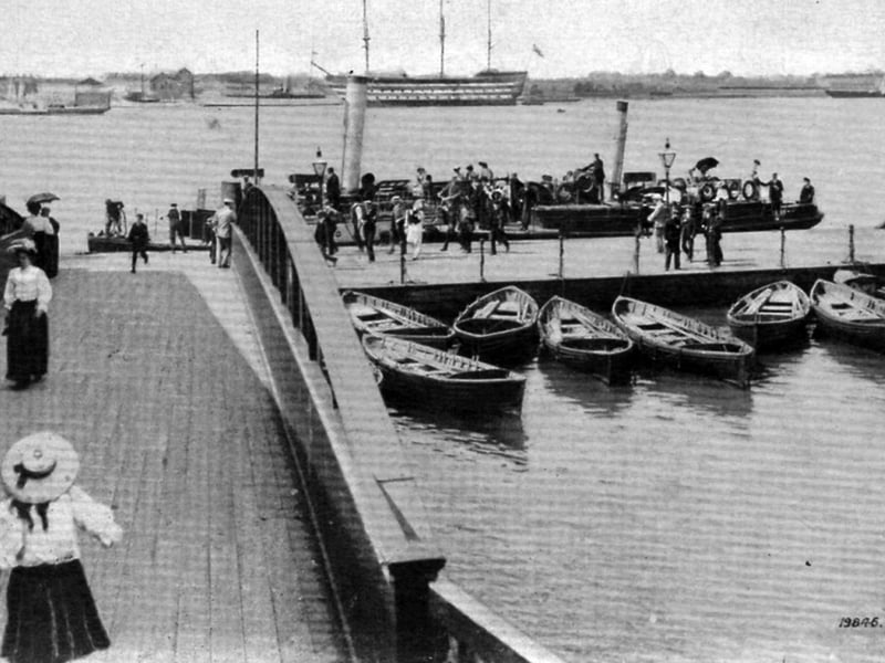 The Gosport Ferry landing stage alongside the harbour station. (The late Monty Theobold collection)