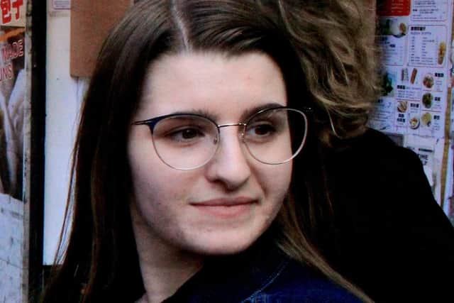 South Downs Alumnus Ellie James. Ellie currently works as an intern in Production Management for Warner Bros.