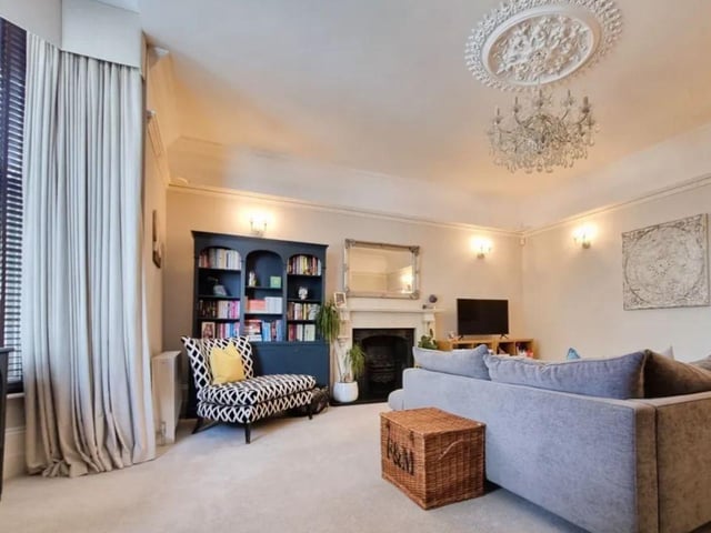 This home is in a prime position and is a few minutes away from the vibrant Southsea centre where ample amounts of restaurants and shops can be discovered.