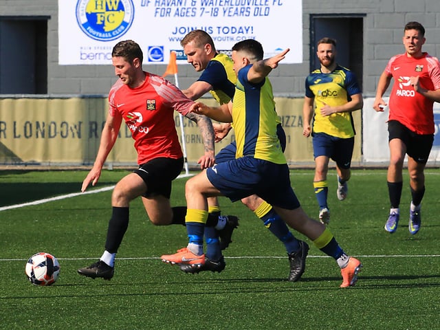 Moneyfields v Fareham. Picture by Ken Walker