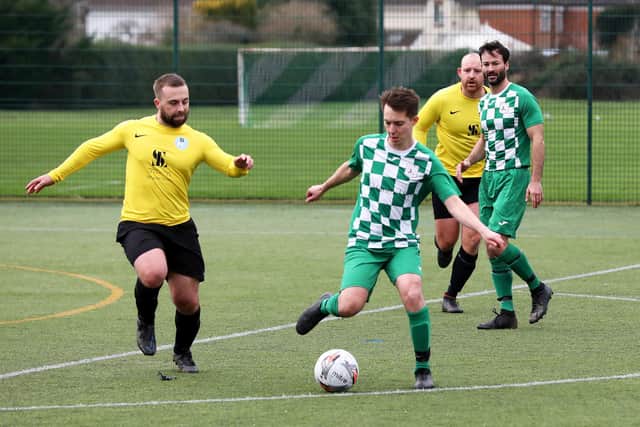 Mob Albion (green/white) v Burrfields. Picture: Sam Stephenson.