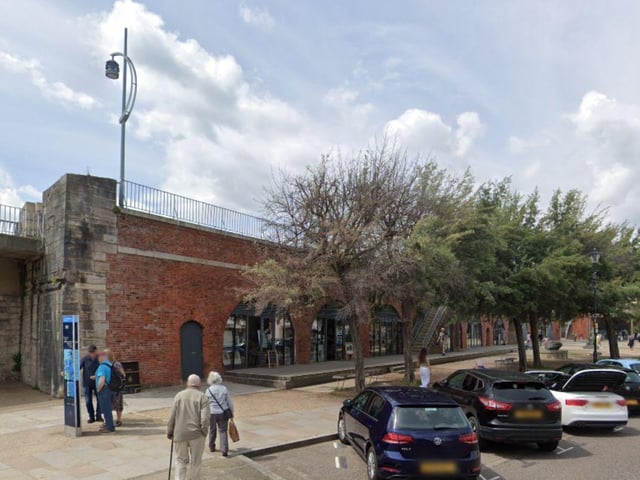 History comes in abundance in Old Portsmouth and if you are looking for a walk that offers up a mixture of beauty, history and coffee places, then look no further because this is the perfect walk for you.