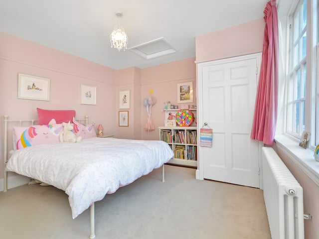 55 Broad Street, Old Portsmouth, Hampshire
Guide Price ~ £825,000 ~ Freehold