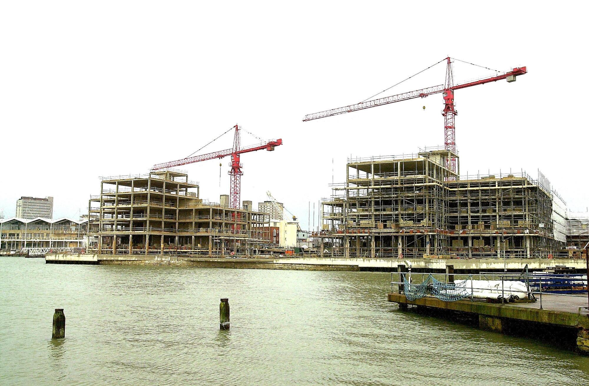 19 photos which show how Gunwharf Quays was built more than two decades ago