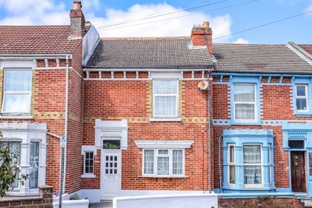 This property comes with two bedrooms, two reception rooms and one bathroom as well as a courtyard garden.