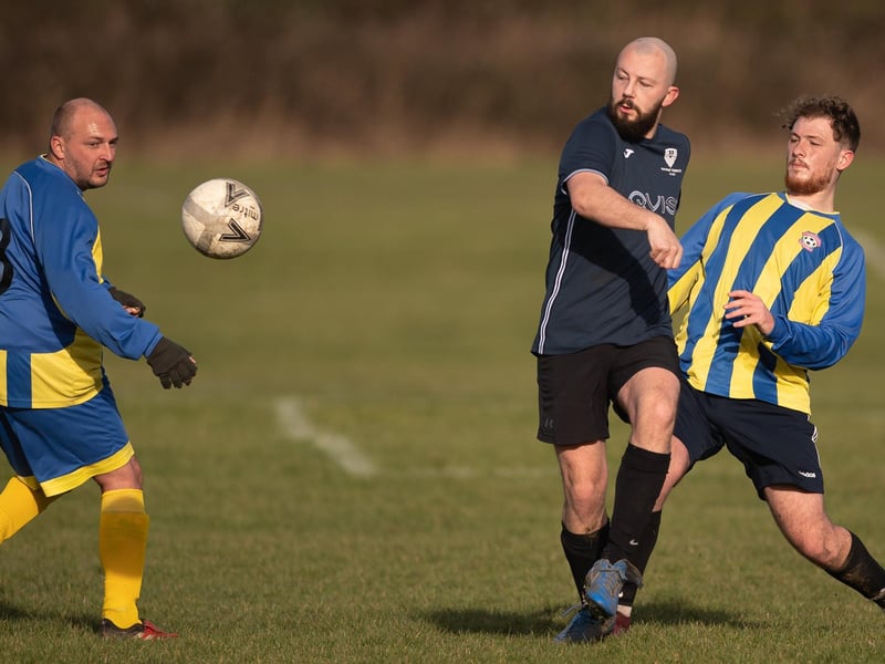 ACFC (yellow & blue) v Havant Town. Picture: Keith Woodland