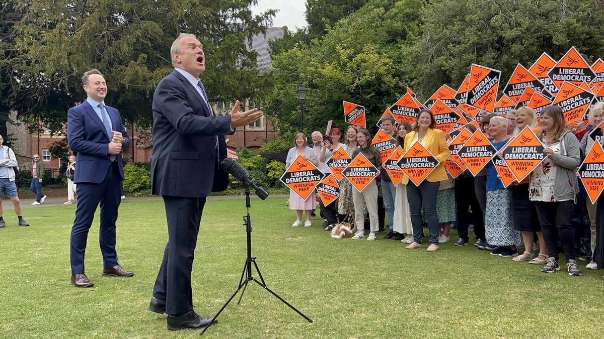 Liberal Democrat leader Ed Davey gives final message to voters in Hampshire visit