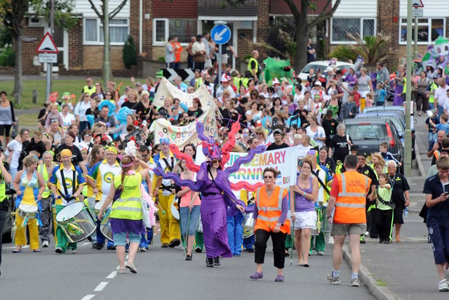 The Bridgemary Carnival makes its way along Gregson Avenue 17th July 2010. Picture: Paul Jacobs 102248-3