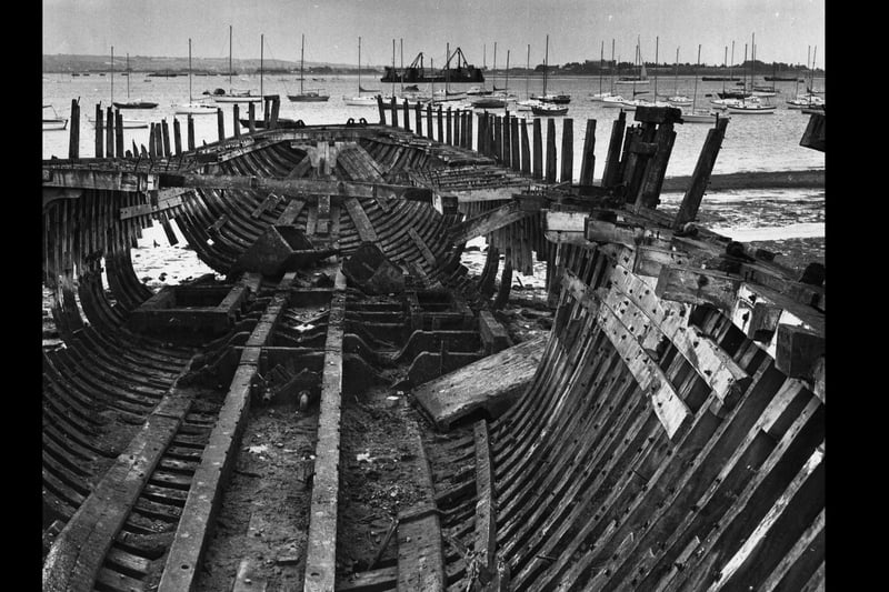 A shipwreck off Hardway, Gosport in March 1976. It is still there today. The News PP614