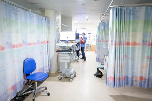 QA Hospital, Portsmouth on Thursday 25th November 2021
Pictured: GV of inside of QA medical wards
Picture Habibur Rahman