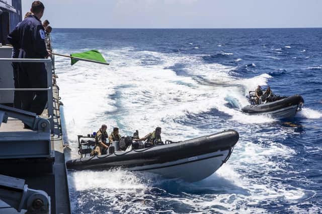 539 Raiding Squadron conducts boat drills conducts with HMS Medway off the coast of Cayman Islands. Photo: LPhot Joe Cater