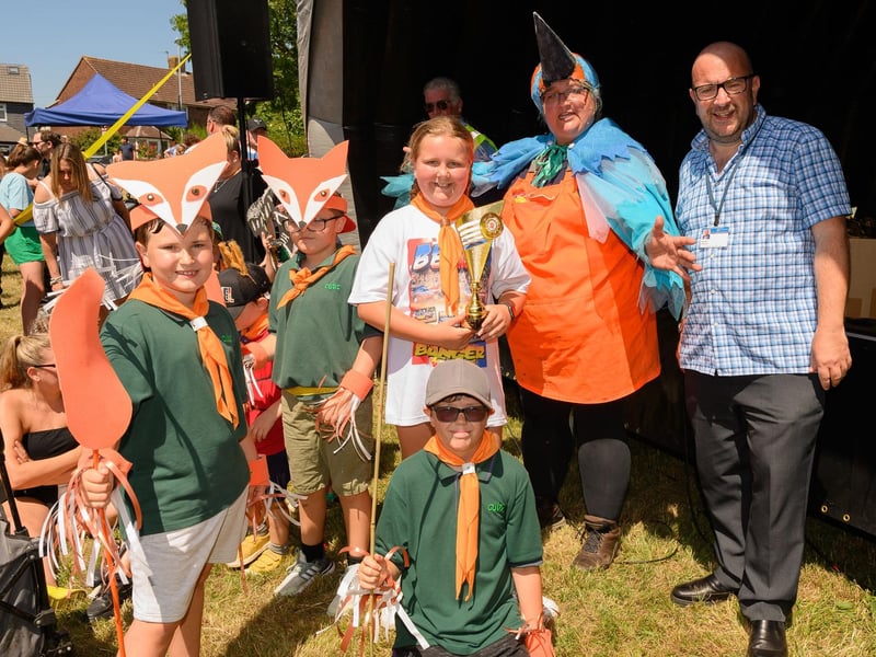 Pictured is: A local cub pack with Portsmouth City Council leader Steve Pitt.

Picture: Keith Woodland