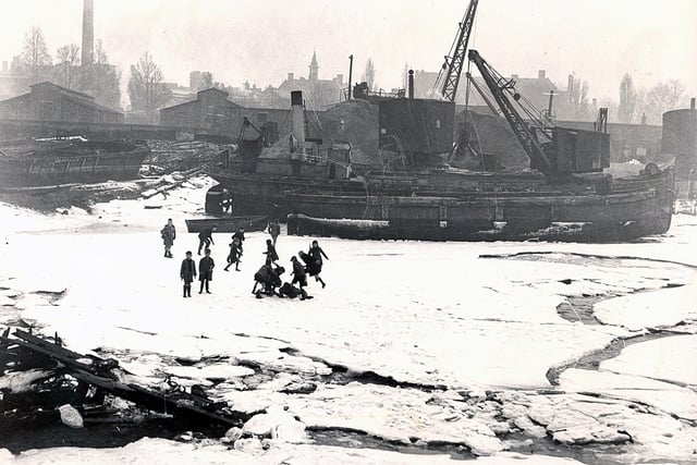 Portsmouth Harbour in the winter of 1939 near Stamshaw