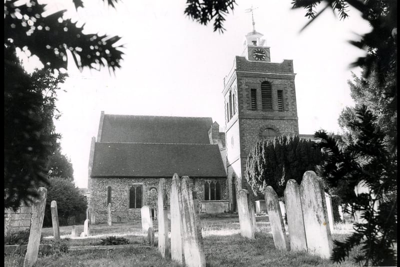 St Peter and Paul Parish church in Fareham, November 8 1979. The News PP3161