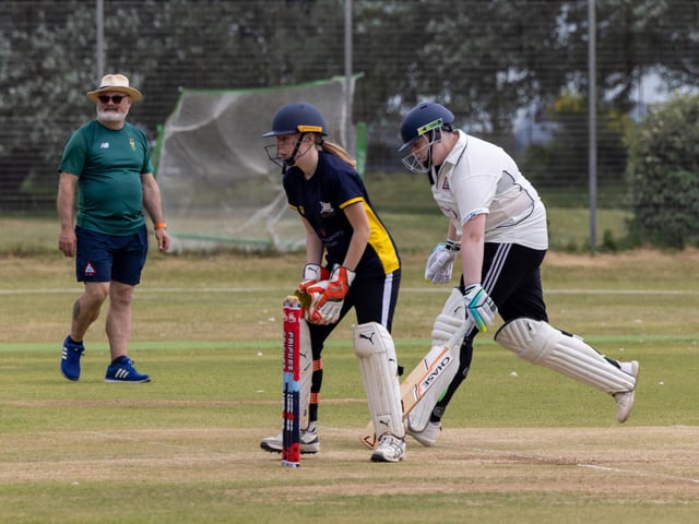Caitlin Felstead avoids being run out. Florence Bundy is the Portsmouth wicket-keeper. Picture: Mike Cooter